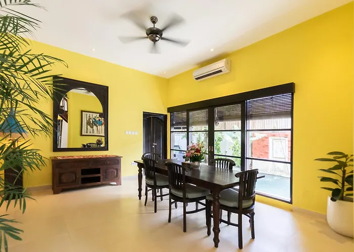 Hotel Four On Drupadi 5*