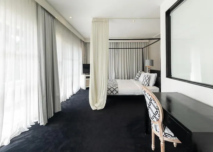 Four On Drupadi Hotel